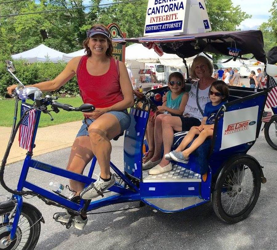 Jill, Vamos guide, with riders